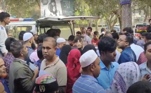 নরসিংদীতে চেয়ারম্যান নিয়াজ মোর্শেদের বাড়িতে হামলা, গুলিতে শান্তা ইসলাম নিহত