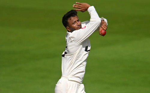 অনুশীলনের জন্য যুক্তরাজ্যে যাচ্ছেন সাকিব আল হাসান