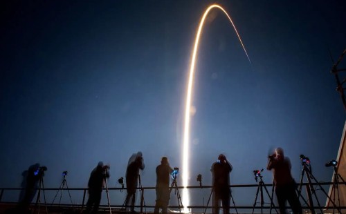 নাসার নতুন স্যাটেলাইট চাঁদে পানির খোঁজে উৎক্ষেপণ