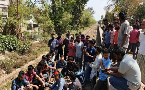 রাজশাহী বিশ্ববিদ্যালয়ের রেলপথ অবরোধ প্রত্যাহার, বিক্ষোভের ঘোষণা
