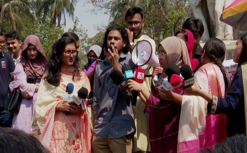 ধর্ষণের বিচার দ্রুত ও প্রকাশ্যে করার দাবি গণতান্ত্রিক ছাত্র সংসদের