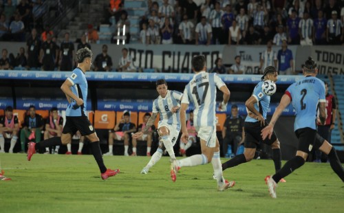 আর্জেন্টিনার ১-০ জয়, মেসিবিহীন উরুগুয়েকে হারাল