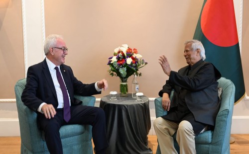 রোমে উরুগুয়ের পররাষ্ট্রমন্ত্রীর সঙ্গে প্রধান উপদেষ্টা ড. ইউনূসের বৈঠক