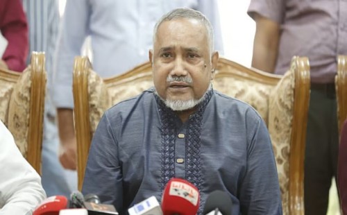 যুক্তরাষ্ট্র বিমানবন্দরে বিপত্তি ও বাংলাদেশি রাজনীতির অন্তরাত্মা — নিরাপত্তা ও ভিসা পর্যালোচনা (২০২৫)