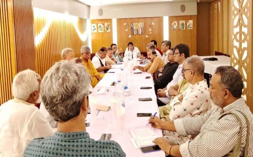 গণতন্ত্র মঞ্চ ও ৫ দলের বৈঠক: রাজনৈতিক সংকট উত্তরণে মতানৈক্য দূরীকরণে আলোচনা