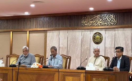 গণভোট বিতর্কে ৭ দিন সময়: ঐক্যমতে ব্যর্থ হলে সরকারই সিদ্ধান্ত নেবে – ড. আসিফ নজরুল