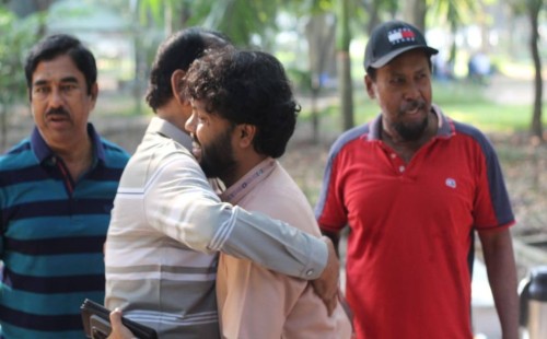 শরীফ ওসমান হাদির নির্বাচনি প্রচারণায় মানুষের ভালোবাসা ও সহায়তা